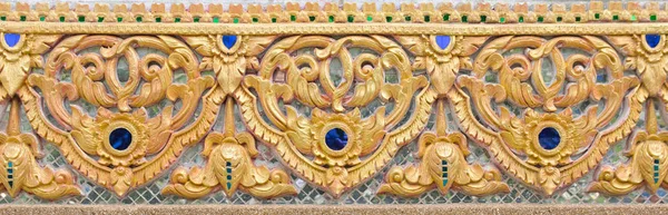 Padrão Flor Ouro Esculpida Design Estuque Parede Nativa Estilo Tailandês — Fotografia de Stock