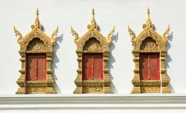 Gouden Raamkozijn Wit Beton Muur Tempel Thaise Stijl Decoratie Van — Stockfoto