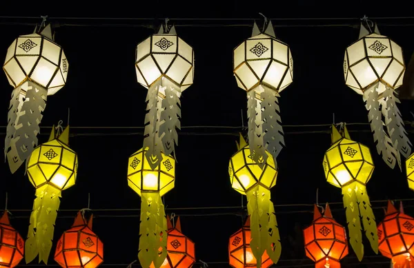 Kolorowy Wiszące Latarnie Oświetlenie Nocne Niebo Loy Krathong Festival Północnej — Zdjęcie stockowe