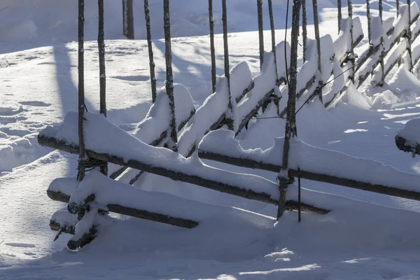 Vinteren i Lappland, Norrbotten, nord for Sverige, frosne trær – stockfoto