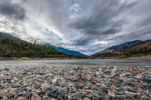 Hermosa Vista Del Río Columbia Británica Sobre Las Montañas Cubiertas — Foto de Stock