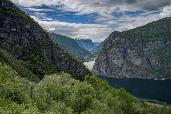 Fantastisk Utsikt Över Naturen Med Fjord Och Fjäll Vacker Reflektion — Stockfoto