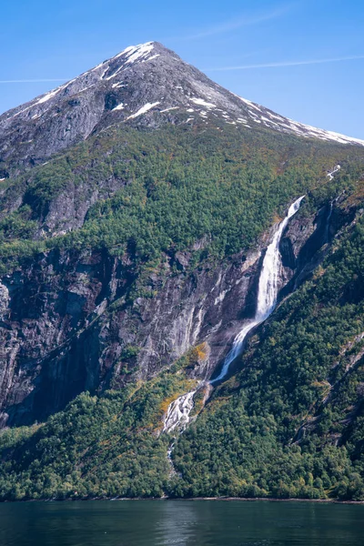 Las Siete Hermanas Cascada Sobre Geirangerfjord Situado Cerca Aldea Geiranger — Foto de Stock