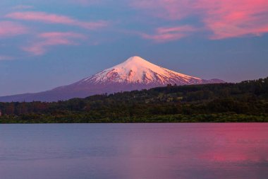 Şili patagonya günbatımı Villarrica Yanardağı doğal görünümü