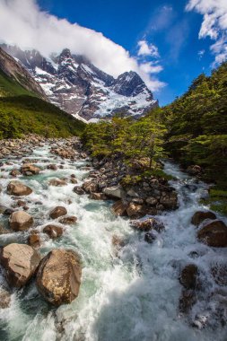 Torres del Paine, Şili - Laguna Torres, Patagonya'nın ünlü simgesi, Güney Amerika.