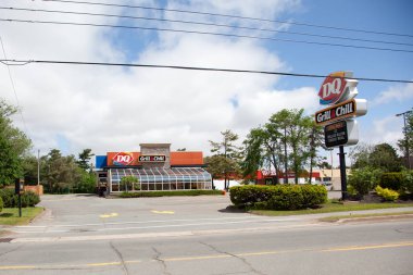  3 Haziran, 2018-New Minas, Nova Scotia: Dairy Queen restoran ticari Street, yeni Minas. 