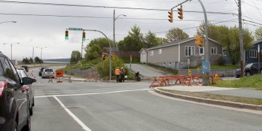  22 Haziran, 2018-St. Johns Newfoundland - yaz inşaat iş tarafından yol Mundy gölet 