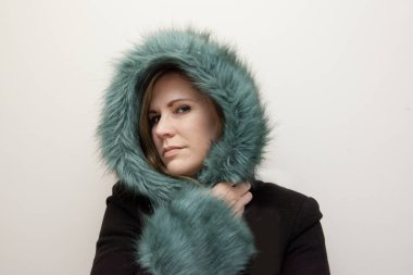  Sarışın model yeşil trim gizlice gülümseyen ağır güzel kış ceket 