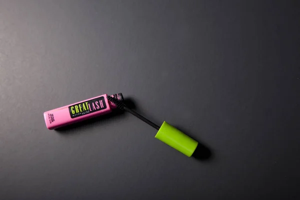 Maybelline Mascara against black background — Stock Photo, Image