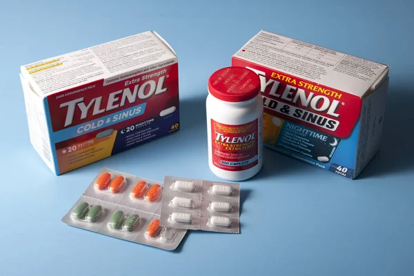 Tylenol Cold Medicine and Pain Relief — Stock Photo, Image