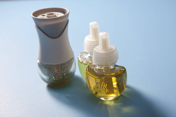  Air Wick scented plugins