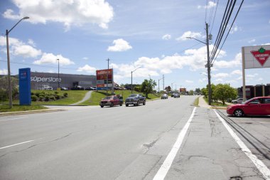 Sackville Drive, Atlantic Superstore ve Kanada Tire ile