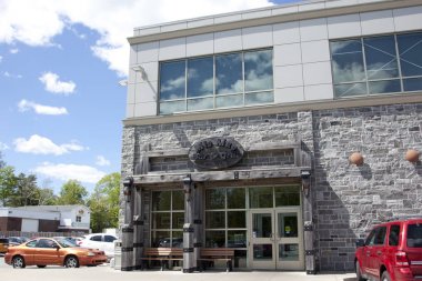 Yerel favori restoran Mic Mac Bar and Grill