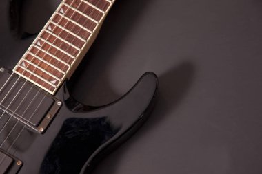 Bir elektro gitar Boynuzu 
