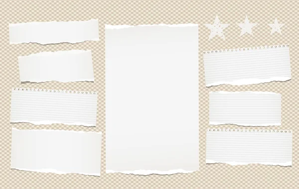 Branco alinhado nota rasgada, peças de papel notebook para texto preso no fundo quadrado marrom com estrelas. Ilustração vetorial . —  Vetores de Stock