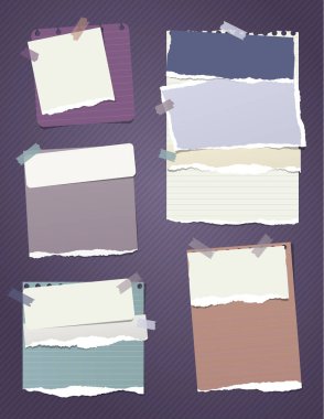 Renkli ve beyaz dikkat, defter kağıt parçaları yırtık kenarlar karanlık şaşırıp kalmış ile mor kağıt kaplı. Vektör çizim.