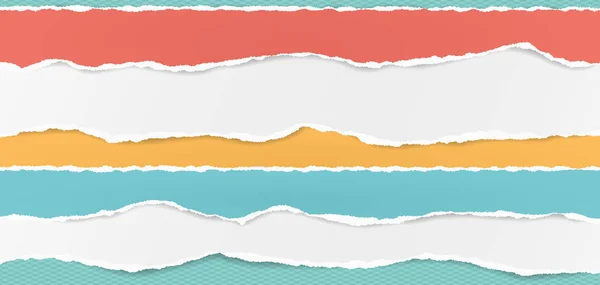 Set di strisce di carta strappate orizzontali bianche e colorate, carta stracciata per testo o messaggio su sfondo quadrato turchese — Vettoriale Stock