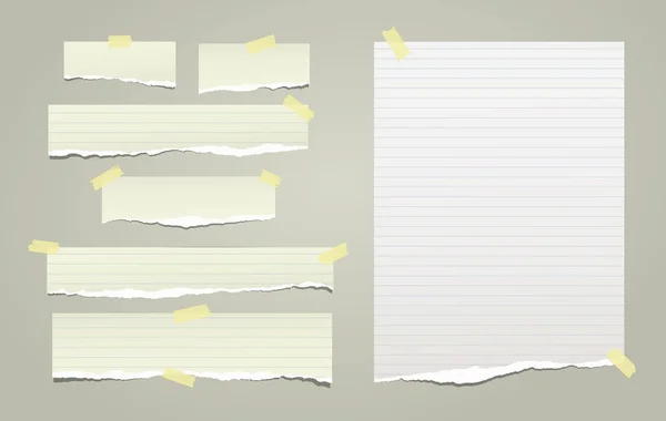 Nota branca e verde, tiras de papel notebook com bordas rasgadas preso com fita adesiva amarela no fundo verde. Ilustração vetorial . —  Vetores de Stock
