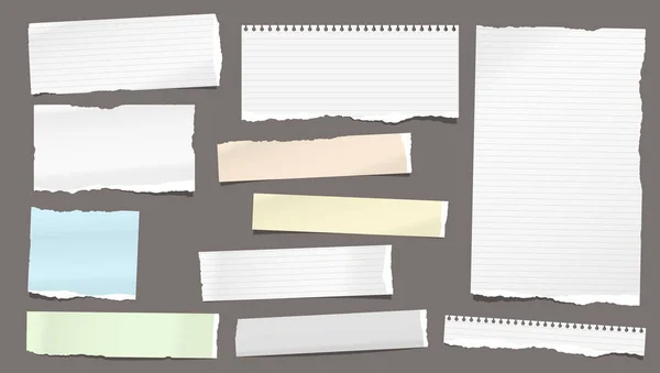 Conjunto de rasgado nota branca e colorida, caderno forrado e pedaços de papel em branco preso no fundo escuro. Ilustração vetorial —  Vetores de Stock