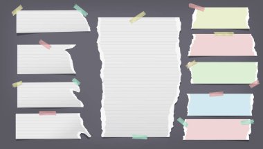 Beyaz renkli sökük, yırtık Not, Notebook kağıt şeritler, siyah arka planda yapışkan bant ile sıkışmış. Vektör Illustration