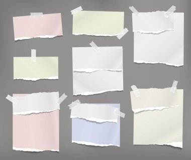 Yırtık beyaz ve renkli notlar, gri arka planda yapışkan bantla yapıştırılmış not defteri parçaları. Vektör illüstrasyonu