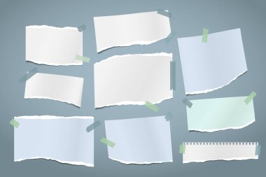 Beyaz ve mavi notlardan yırtılmış, not defteri şeritleri ve koyu mavi arka planda yapışkan bantlarla yapıştırılmış parçalar. Vektör illüstrasyonu