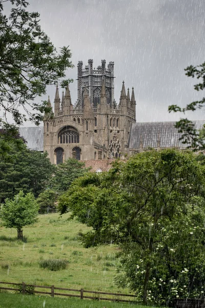 Yağmurlu Yaz Günü Katedralde Ely — Stok fotoğraf