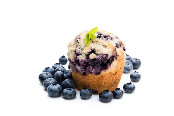 Köstliche Blaubeer Muffin Isoliert Auf Weiß — Stockfoto