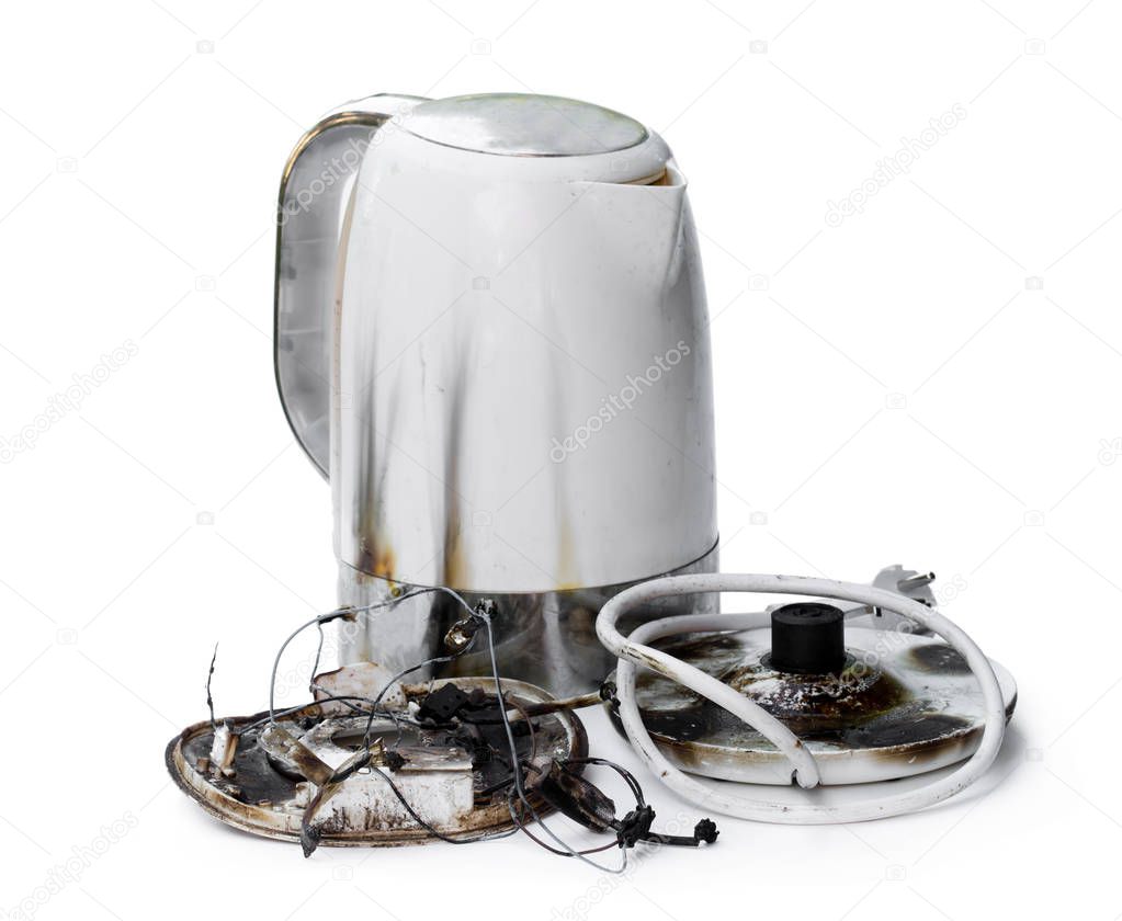 Faulty  automatic electric kettle caught fire 