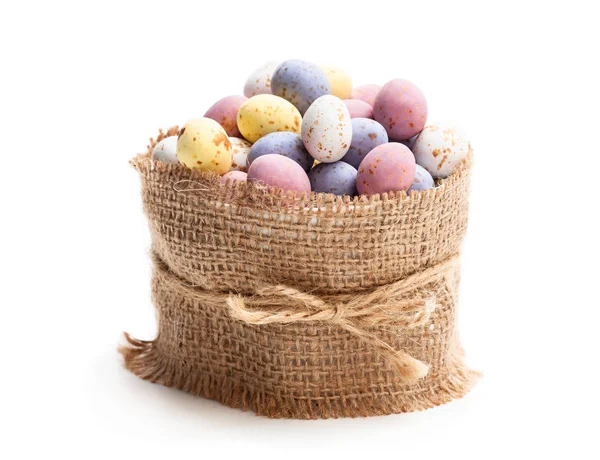 Wielkanoc czekoladowe jaja na białym tle — Zdjęcie stockowe