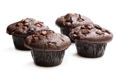 Beyaz izole Çift Kişilik çikolatalı kek 