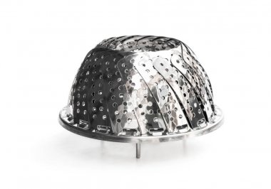 paslanmaz çelik katlanabilir tencere buharlı beyaz izole 