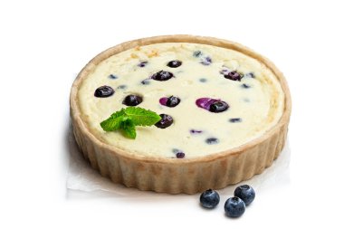 Bembeyaz yaban mersinli cheesecake. Yaz tatlısı 