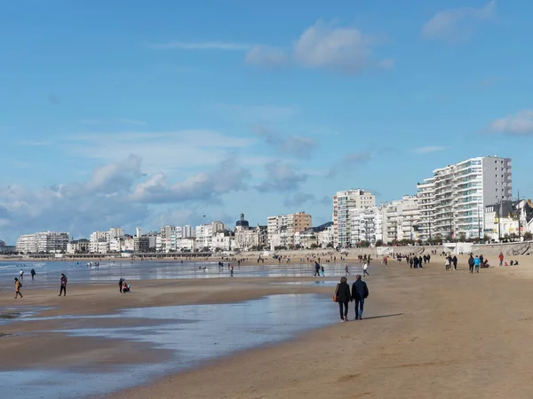 Les Sables Olonne France October 2018 Tourists Walking Sand Beach — Stock Photo, Image