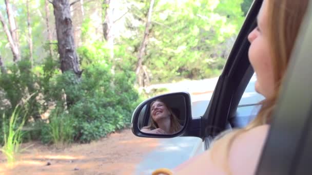 Happy Beautiful Girl Traveling Car Slowmotion — Stock Video
