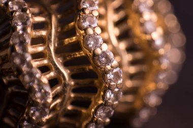 Makro fotoğraf altın yüzük sahne