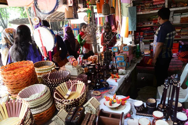 Lojista Bangladesh Exibiu Seus Produtos Artesanato Para Venda Nas Feiras — Fotografia de Stock