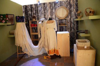 Çesitleri el sanatları jüt ürünleri Dhaka, Bangladeş Bangabandhu Uluslararası Konferans Merkezi 'nde Ulusal Jüt günü kutluyor Jüt ürün Fuarı 'nda gösterilen