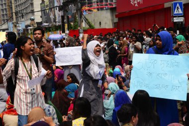 Bangladeşli öğrenciler bir öğrenci protesto sırasında, Bangladeş Üniversitesi profesyoneller öğrenci akcan Ahmed çolak, Dhaka, Bangladeş Jamuna Future Park önünde bir yol kazasında ölümünden sonra yol blok. 19 Mart 2019