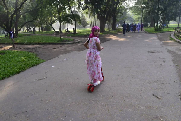 Народи Бангладеш Шукають Доброго Здоров Зимовий Ранок Парку Рамна Дацці — стокове фото
