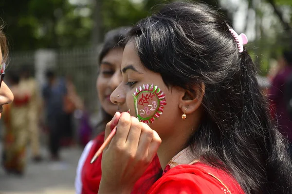 Bangladeshi People Paints Her Face Participate Parade Celebrate First Day — Stock Photo, Image