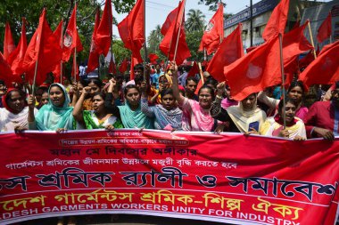 Bangladeşli giyim işçileri ve diğer işçi organizasyon faaliyetleri, 1 Mayıs veya Bangladeş 'in Dhaka kentinde düzenlenen Uluslararası İşçi Bayramı münasebetiyle düzenlenen mitinge katıldılar. 1 Mayıs 2017