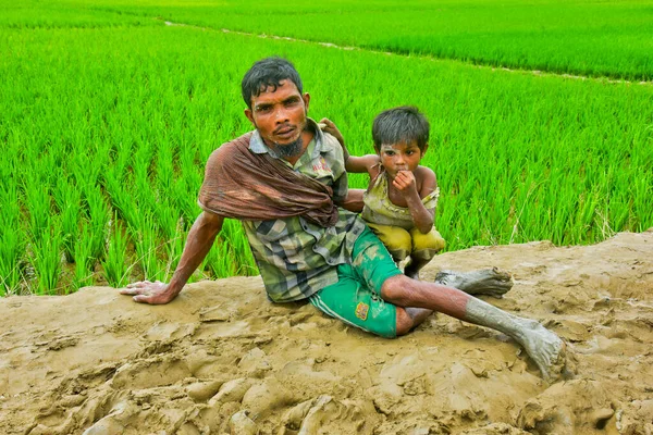 Cientos Rohingyas Cruzan Frontera Bangladesh Mientras Huyen Buchidong Myanmar Después —  Fotos de Stock