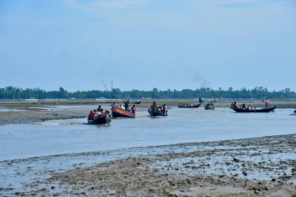 Hundreds Rohingya People Crossing Bangladesh Border Flee Buchidong Myanmar Crossing — Stock Photo, Image