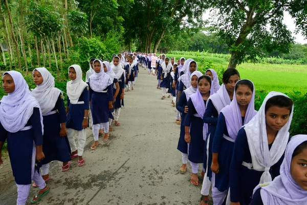 Estudantes Escola Bangladesh Esteja Alinhamento Terreno Escolar Manikganj Perto Dhaka — Fotografia de Stock