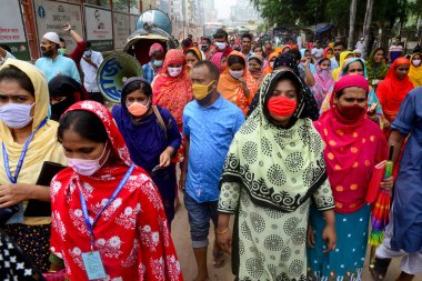 Jointex Knitwear Limited 'in giysi işçileri, 23 Temmuz 2020' de Bangladeş 'in Dhaka kentindeki Ulusal Basın Kulübü önünde yasadışı işten çıkarmalara karşı bir gösteri düzenledi.