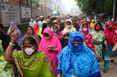 Jointex Knitwear Limited 'in giysi işçileri, 23 Temmuz 2020' de Bangladeş 'in Dhaka kentindeki Ulusal Basın Kulübü önünde yasadışı işten çıkarmalara karşı bir gösteri düzenledi.