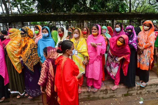 stock image Garments workers of Jointex Knitwears Limited stage a demonstration against illegal dismissal in front of National Press Club in Dhaka, Bangladesh, on July 23, 2020