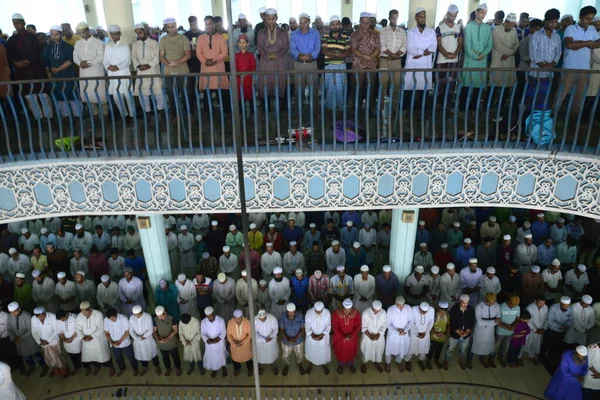 Muçulmanos Bangladesh Oferecem Orações Jummat Vida Mesquita Nacional Baitul Mukarram — Fotografia de Stock