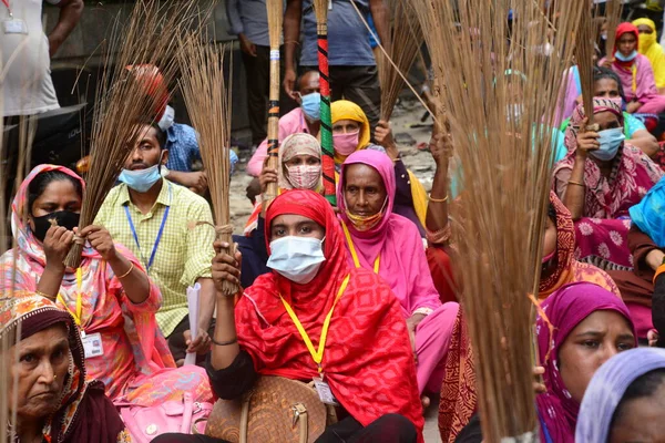 Garment Worker Protest Demanding Due Wages Front Labor Building Dhaka — Stock Photo, Image